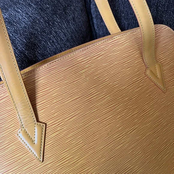 Lussac yellow epi - Picture 15 of 16